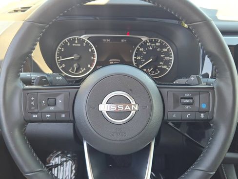 Used 2025 Nissan Pathfinder SL AWD/4WD image 40