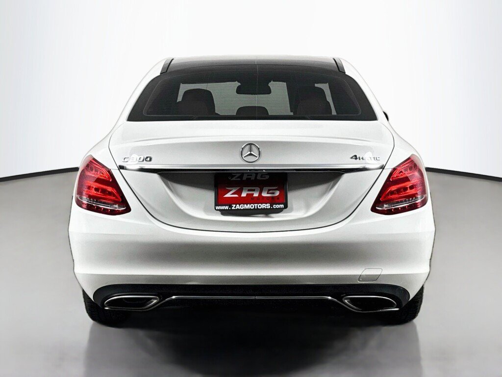 Used 2017 Mercedes-Benz C 300 4MATIC Sedan image 4