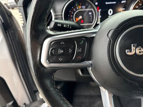 Used 2020 Jeep Gladiator Overland image 15