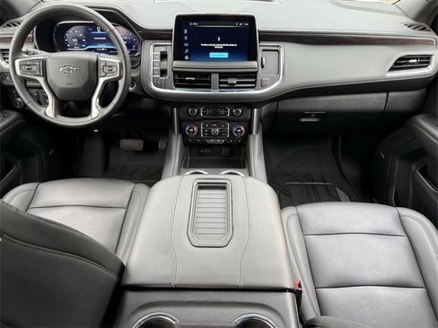 Used 2024 Chevrolet Suburban Z71 w/ Off-Road Capability Package image 7