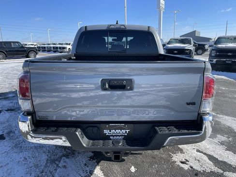 Used 2020 Toyota Tacoma TRD Off-Road image 28