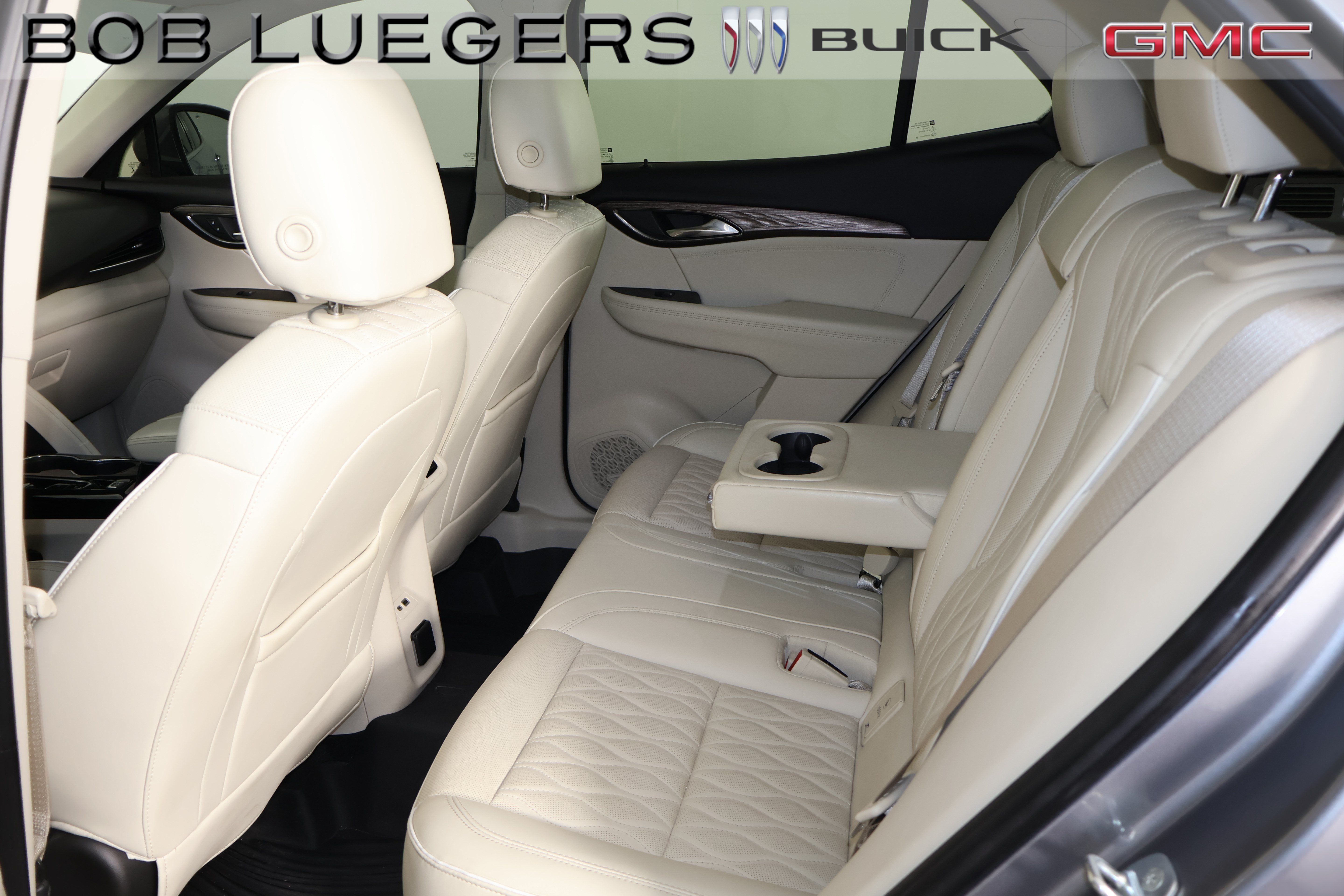 Used 2022 Buick Envision Avenir w/ Technology Package II AWD/4WD image 12