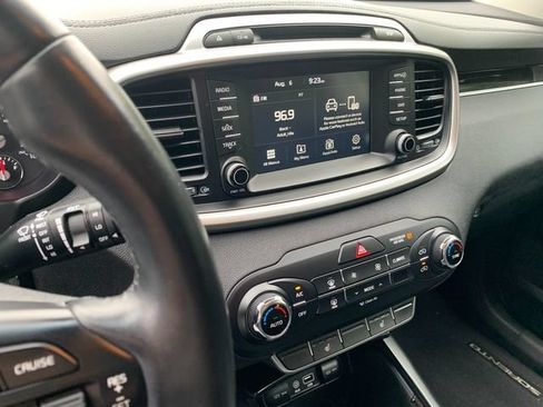 Used 2017 Kia Sorento AWD w/ LX Convenience Package image 26