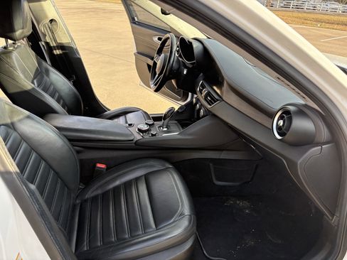 Used 2018 Alfa Romeo Giulia Ti w/ Quick Order Package 22Z Lusso image 13