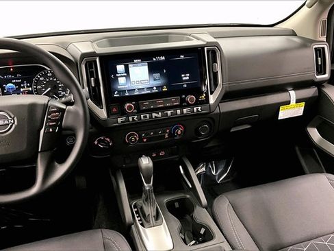 New 2025 Nissan Frontier SV image 7