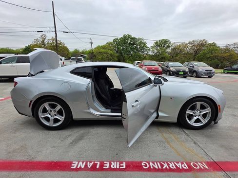 Used 2016 Chevrolet Camaro LT RWD image 29