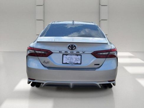 Used 2022 Toyota Camry XSE FWD image 5