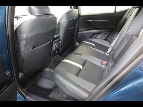 Used 2025 Toyota Camry SE image 17