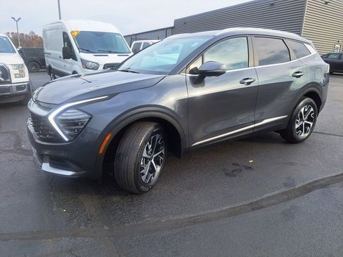 Used 2024 Kia Sportage EX image 2