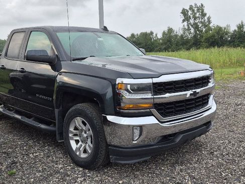 Used 2018 Chevrolet Silverado 1500 LT w/ All Star Edition AWD/4WD image 2