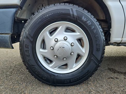 Used 2013 Ford E-150 and Econoline 150 XL image 34