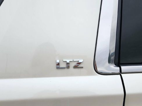 Used 2015 Chevrolet Suburban LTZ AWD/4WD image 6