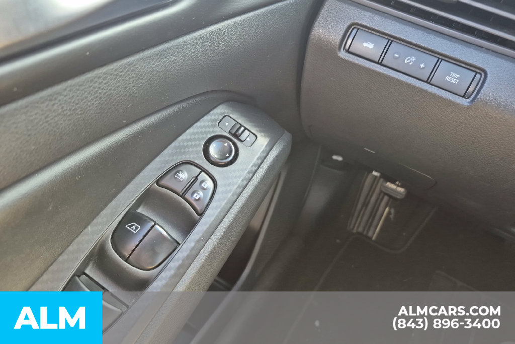 Used 2024 Nissan Altima 2.5 SV FWD image 18