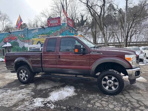 Used 2011 Ford F250 Lariat w/ Lariat Interior Pkg image 5
