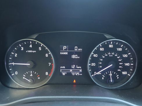 Used 2017 Hyundai Elantra SE image 24