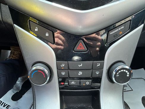 Used 2014 Chevrolet Cruze LT FWD image 24