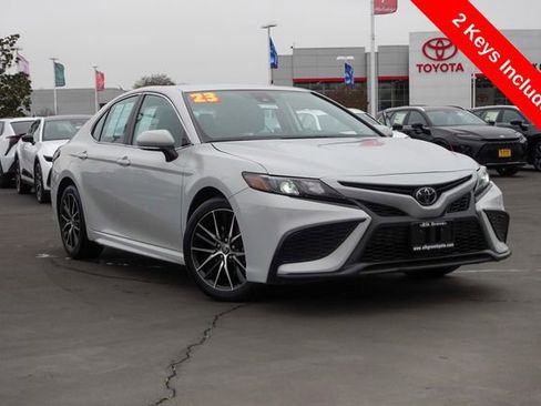 Certified 2023 Toyota Camry SE image 2