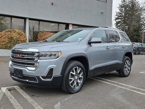 Used 2023 GMC Acadia SLE w/ Driver Convenience Package AWD/4WD image 3