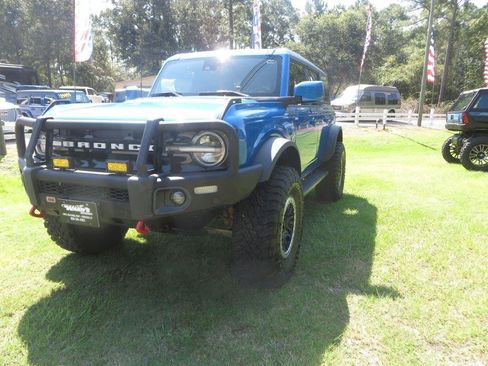 Used 2021 Ford Bronco Outer Banks w/ Sasquatch Package AWD/4WD image 2