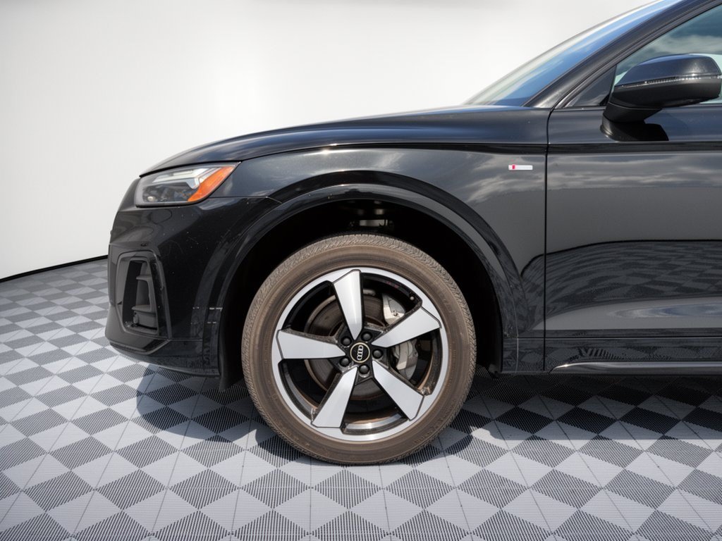 Used 2023 Audi Q5 2.0T Premium Plus w/ Premium Plus Package AWD/4WD image 13