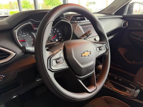 Used 2023 Chevrolet TrailBlazer LS FWD image 15