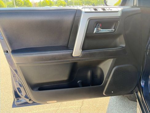 Used 2018 Toyota 4Runner SR5 Premium AWD/4WD image 13