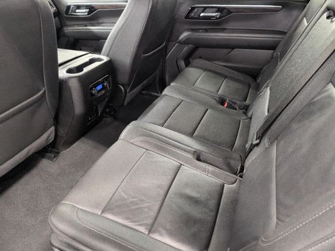Used 2025 Chevrolet Suburban Z71 AWD/4WD image 22