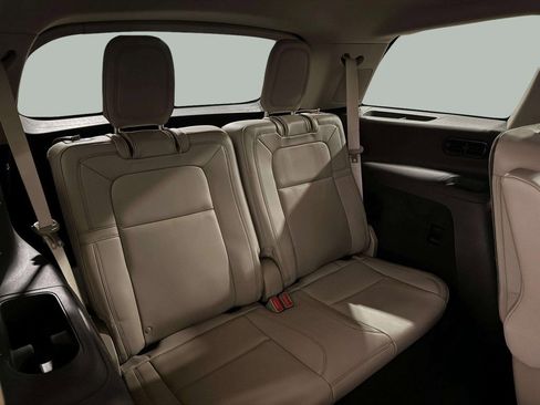 Certified 2024 Lincoln Aviator Reserve w/ Equipment Group 201A image 27