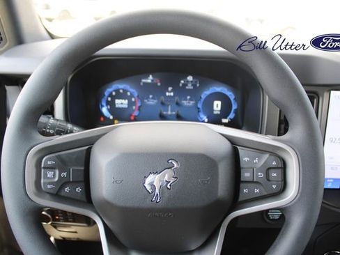 New 2025 Ford Bronco 4-Door image 16