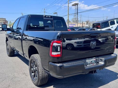 Used 2024 RAM 2500 Big Horn w/ Night Edition AWD/4WD image 5