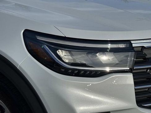 Used 2025 Ford Explorer Active image 7