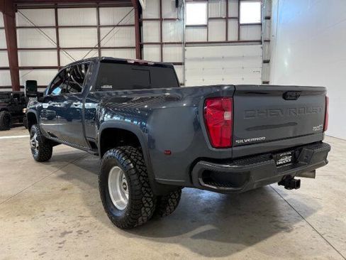 Used 2020 Chevrolet Silverado 3500 High Country image 11