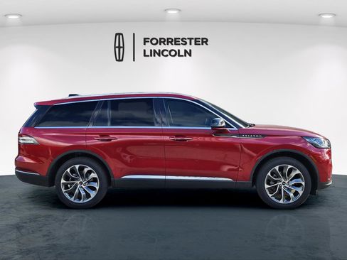New 2026 Lincoln Aviator AWD image 2