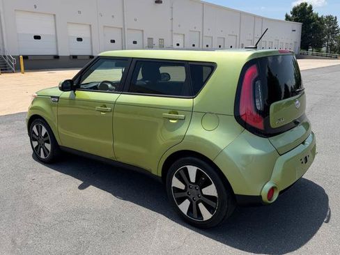 Used 2014 Kia Soul ! w/ Sun & Sound Package FWD image 3