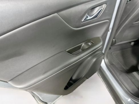 Used 2025 Chevrolet Blazer LT FWD image 26