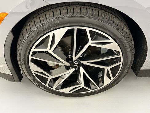 Used 2024 Hyundai Ioniq 6 SEL AWD/4WD image 11