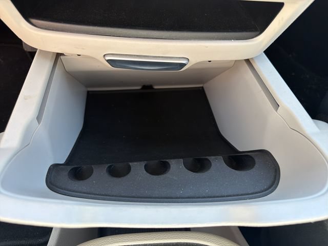 Used 2023 Chrysler Pacifica Touring-L FWD image 34