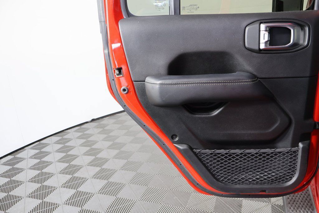 Used 2020 Jeep Wrangler Unlimited Sahara AWD/4WD image 12