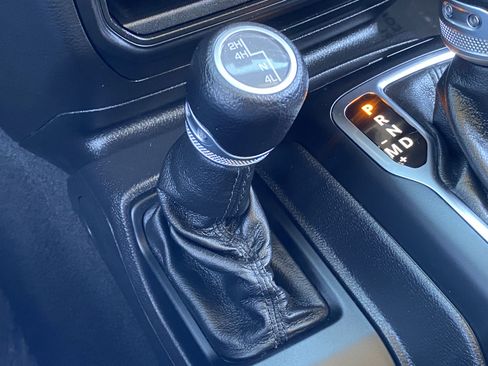 Used 2022 Jeep Wrangler Unlimited Sport AWD/4WD image 28