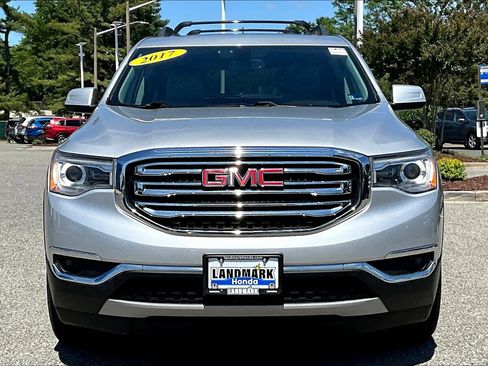 Used 2017 GMC Acadia SLT FWD image 3