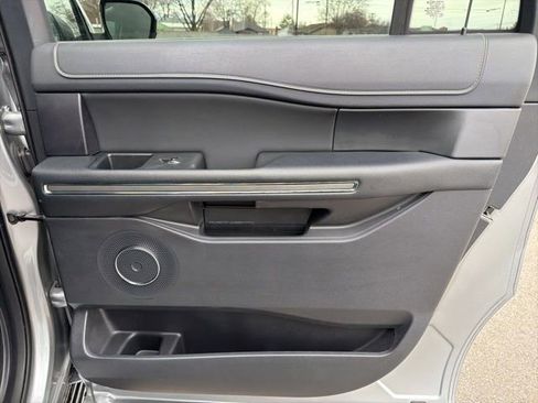 Used 2024 Ford Expedition Max XLT image 14