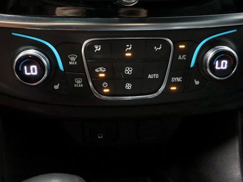 Used 2022 Chevrolet Traverse LT AWD/4WD image 31