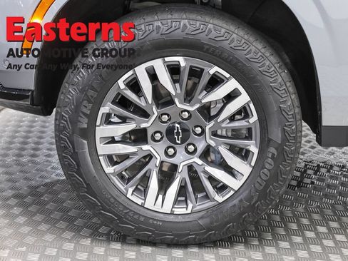 Used 2025 Chevrolet Suburban Z71 AWD/4WD image 35
