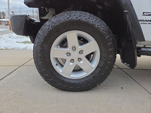 Used 2016 Jeep Wrangler Unlimited Sport w/ Quick Order Package 24S image 11