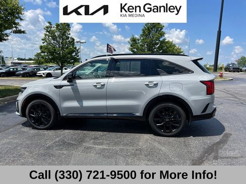 Certified 2023 Kia Sorento SX FWD image 16