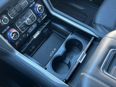 Used 2024 GMC Yukon Denali image 22