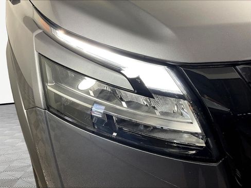 Used 2024 Nissan Pathfinder Platinum w/ Lighting Package (N92) AWD/4WD image 33