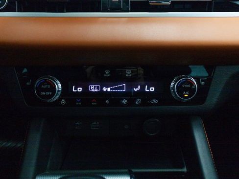 Used 2022 Mitsubishi Outlander SEL image 17