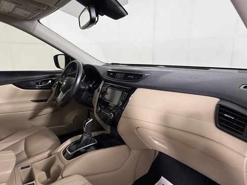 Used 2018 Nissan Rogue SL w/ Premium Package FWD image 33