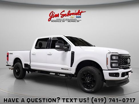 Used 2025 Ford F250 Lariat w/ Black Appearance Package image 1